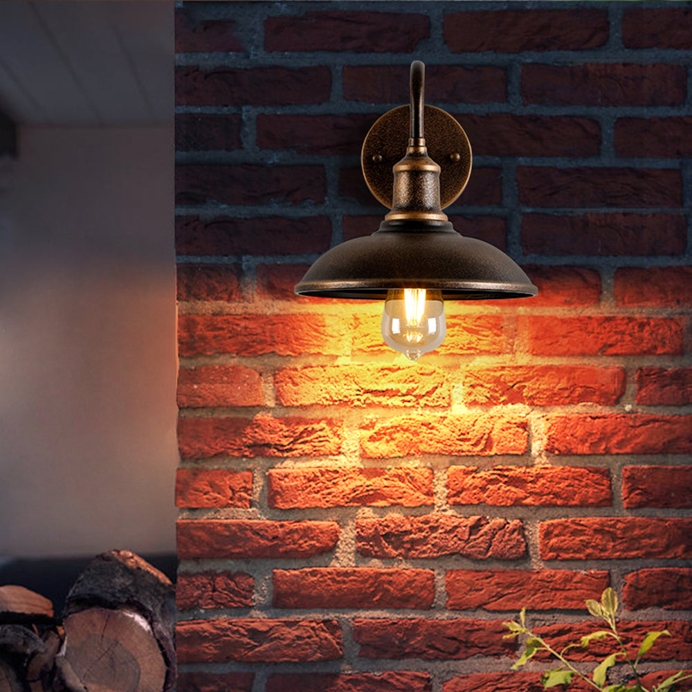 IP65 Outdoor Wall Light in Gold Metal